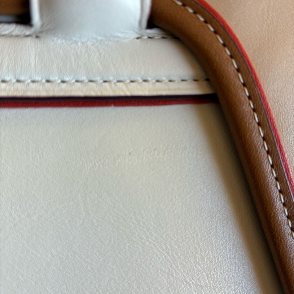 NWOT Coach Courier Wristlet. Classic color block glove tanned leather. - Picture 8 of 9